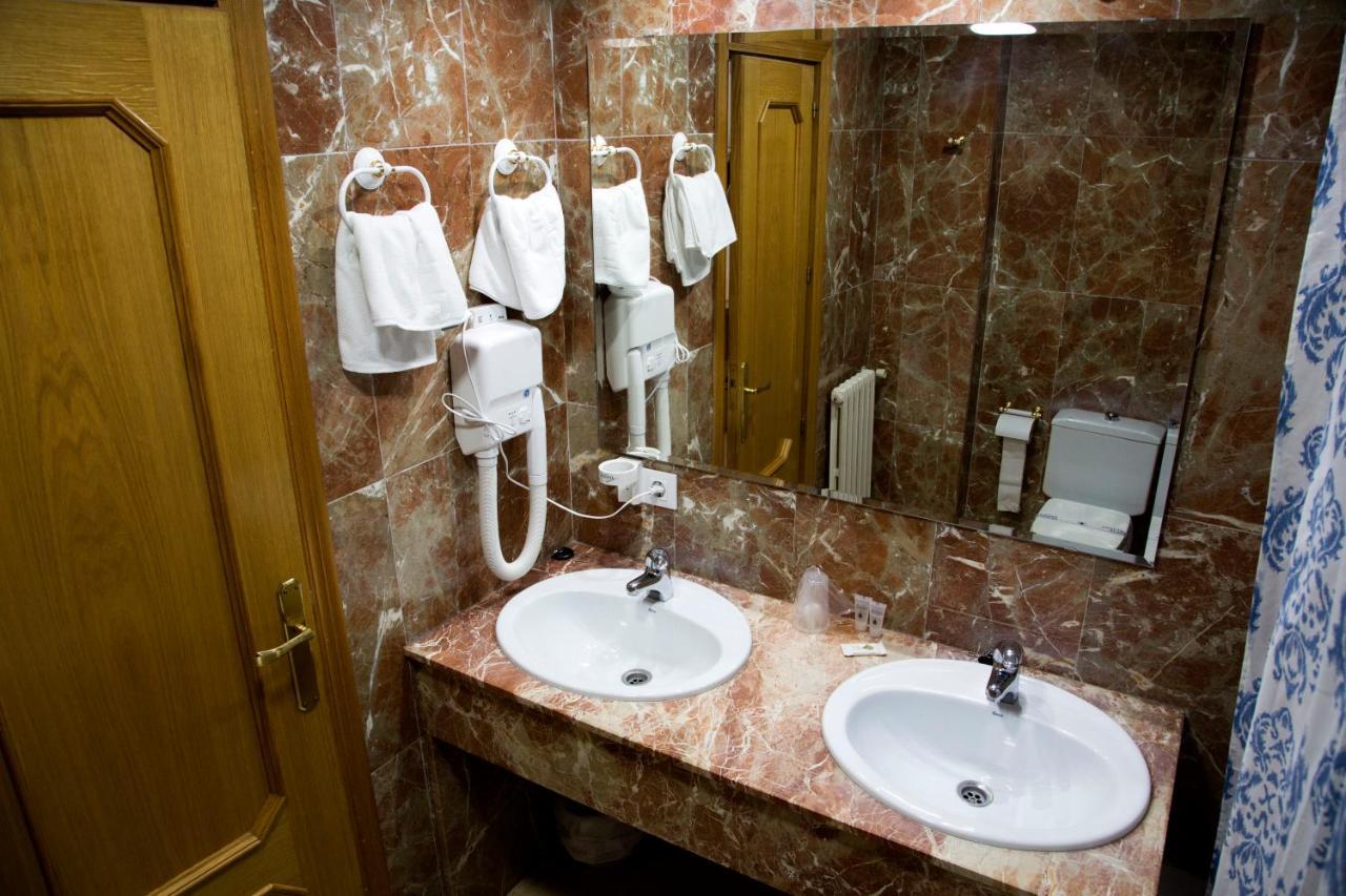 Hotel Reina Victoria Hellin Ngoại thất bức ảnh