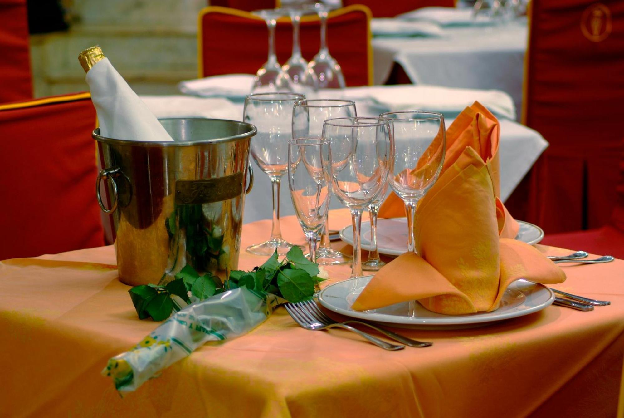 Hotel Reina Victoria Hellin Ngoại thất bức ảnh