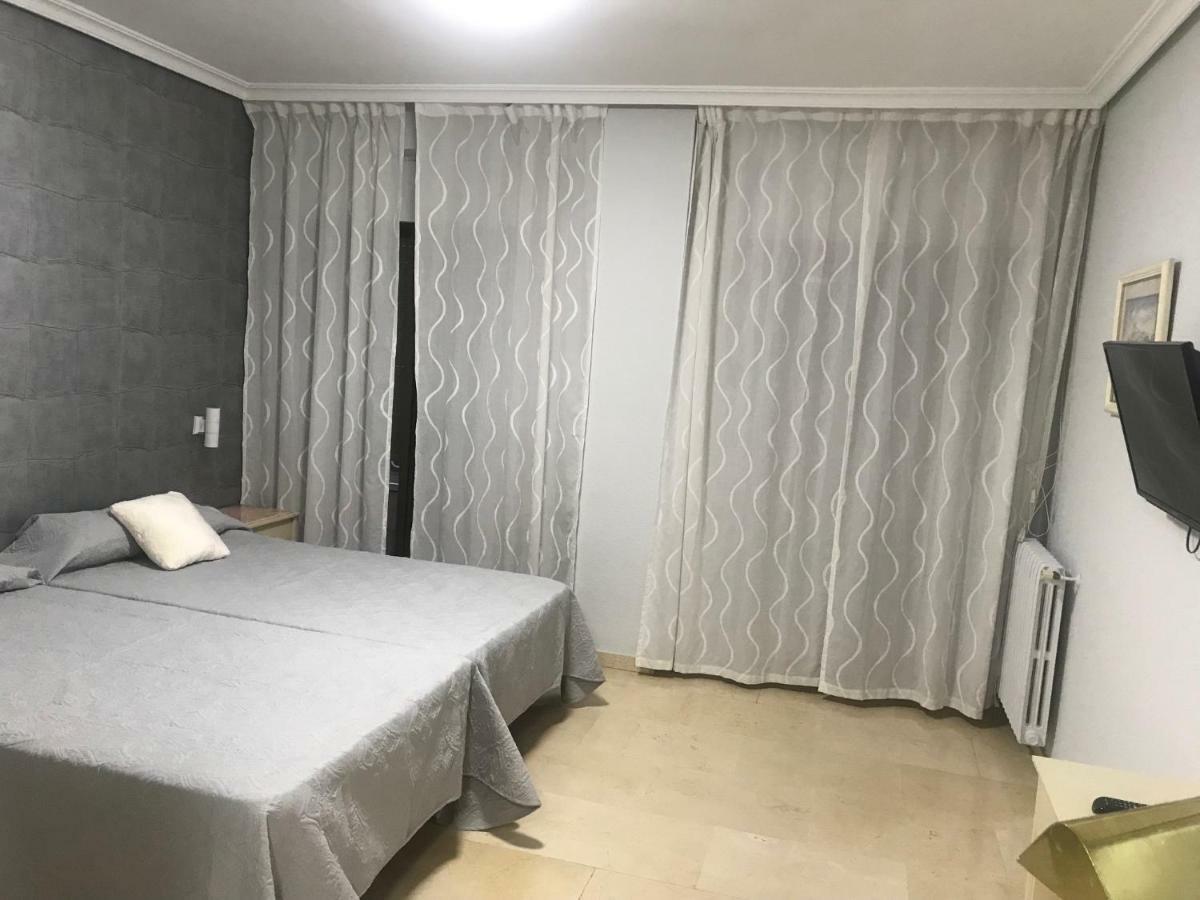 Hotel Reina Victoria Hellin Ngoại thất bức ảnh